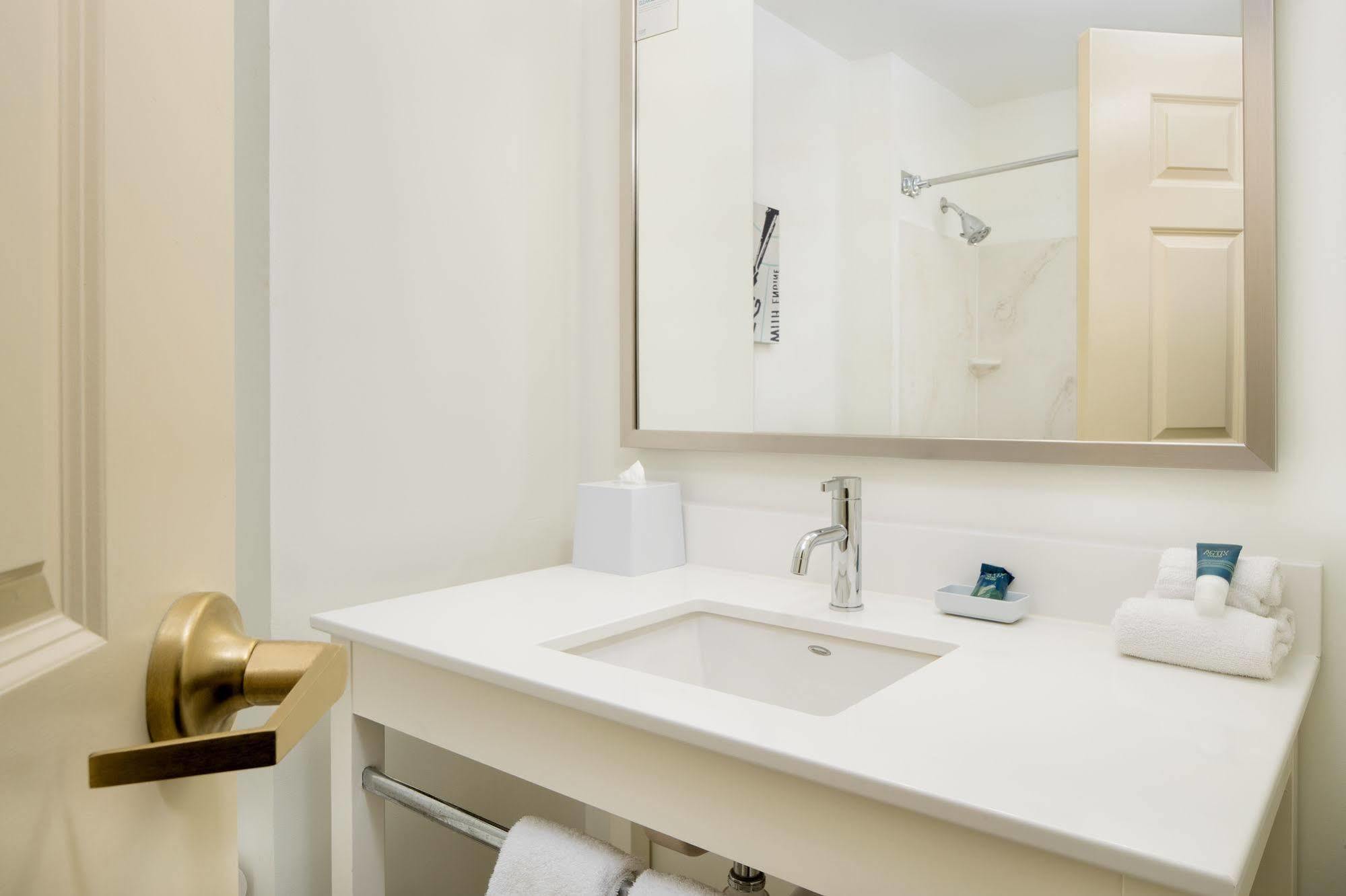 Four Points By Sheraton Louisville Airport Εξωτερικό φωτογραφία