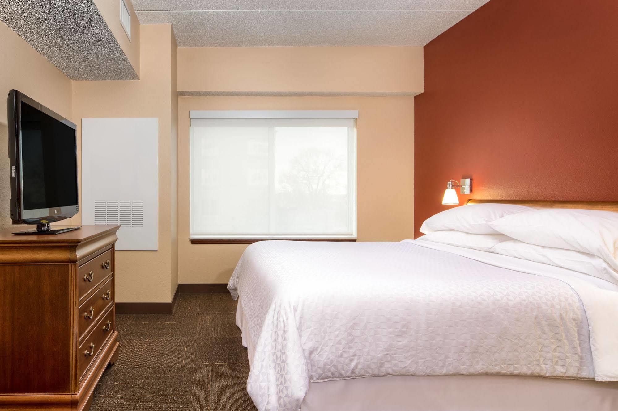 Four Points By Sheraton Louisville Airport Εξωτερικό φωτογραφία
